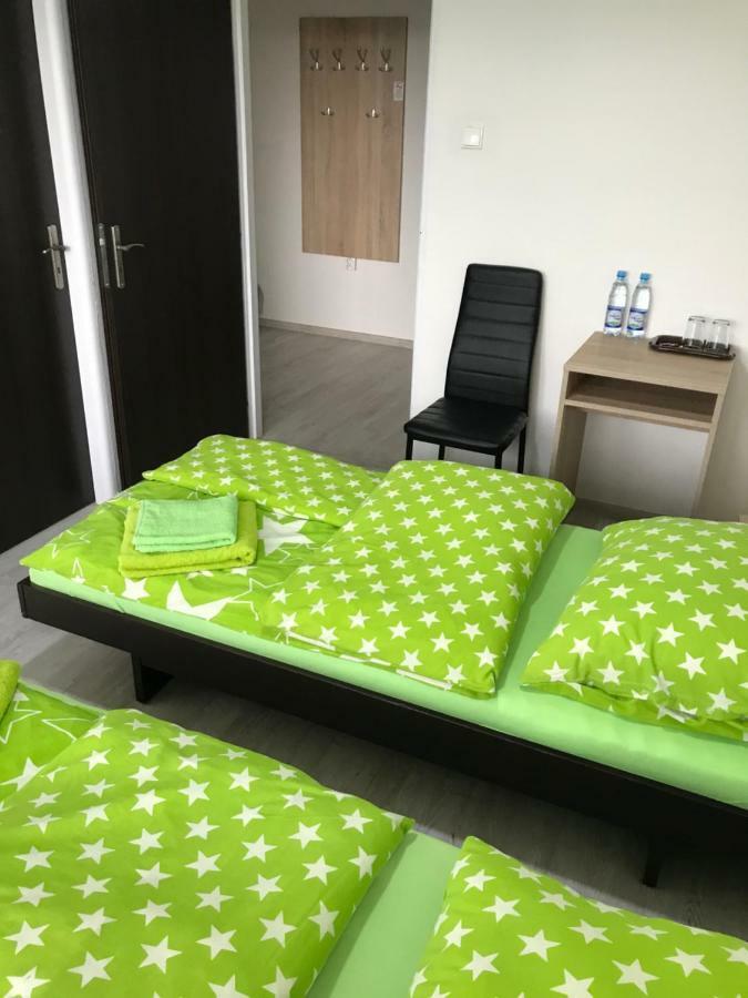 Rooms & Apartments Novohrad Lucenec Bagian luar foto