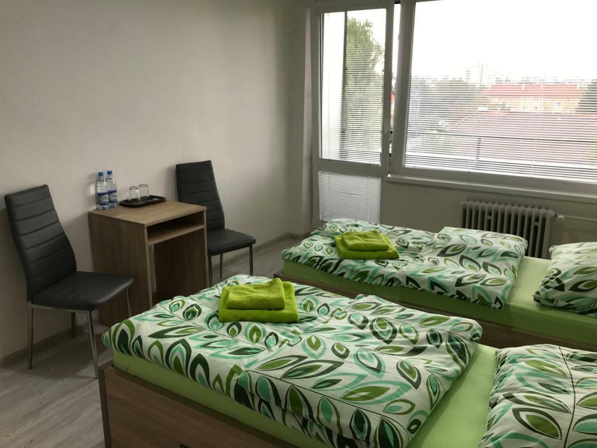 Rooms & Apartments Novohrad Lucenec Bagian luar foto