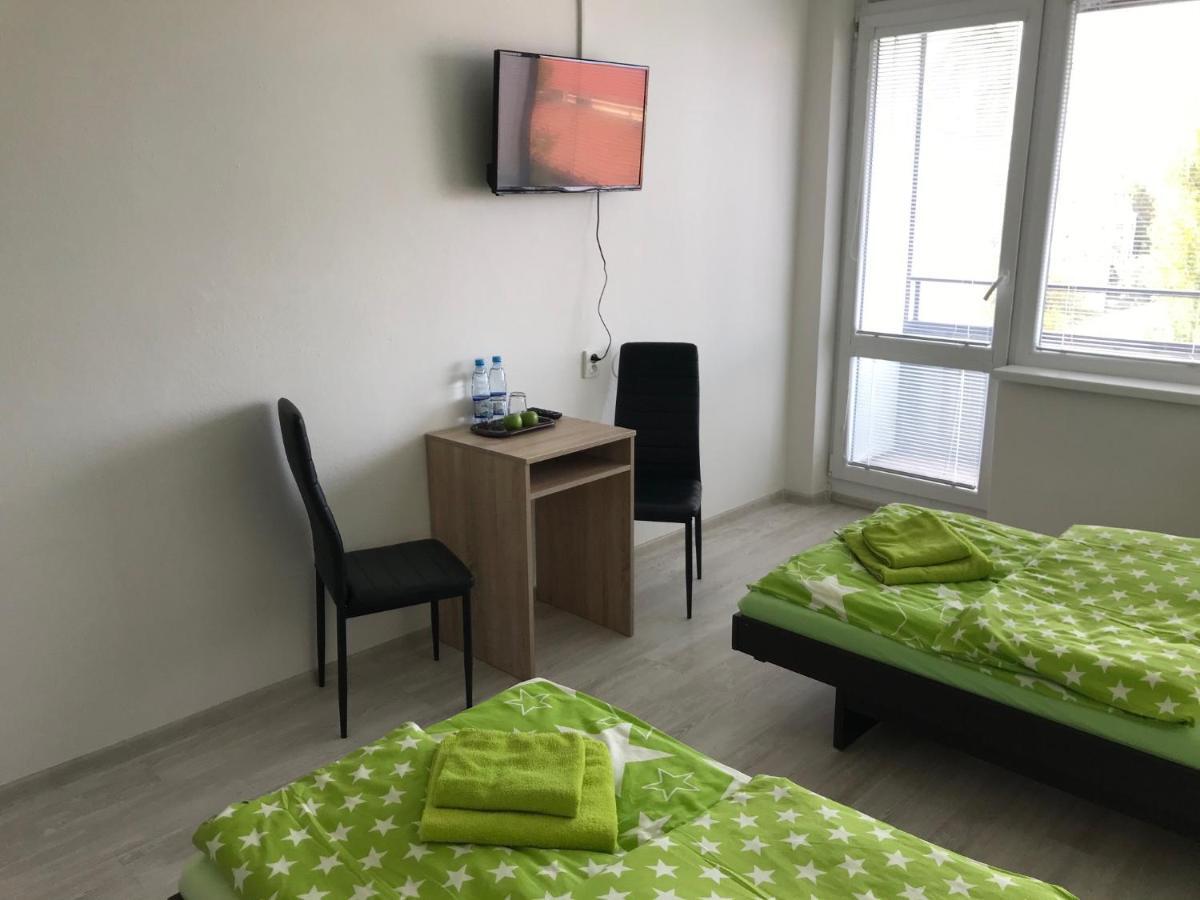 Rooms & Apartments Novohrad Lucenec Bagian luar foto